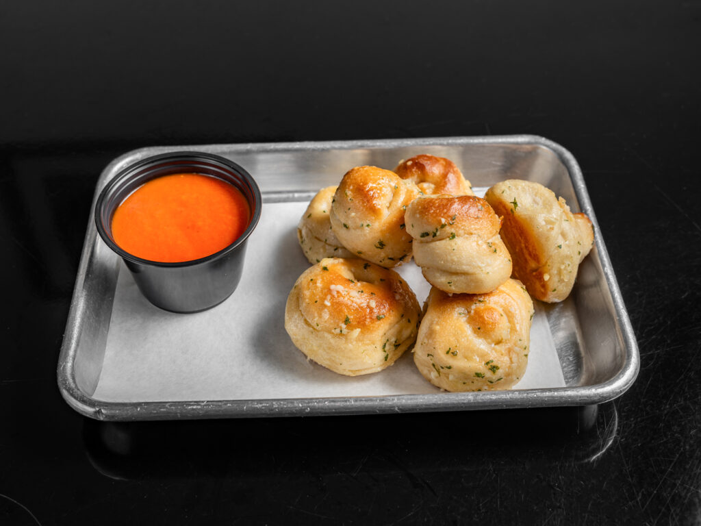 GARLIC KNOTS
